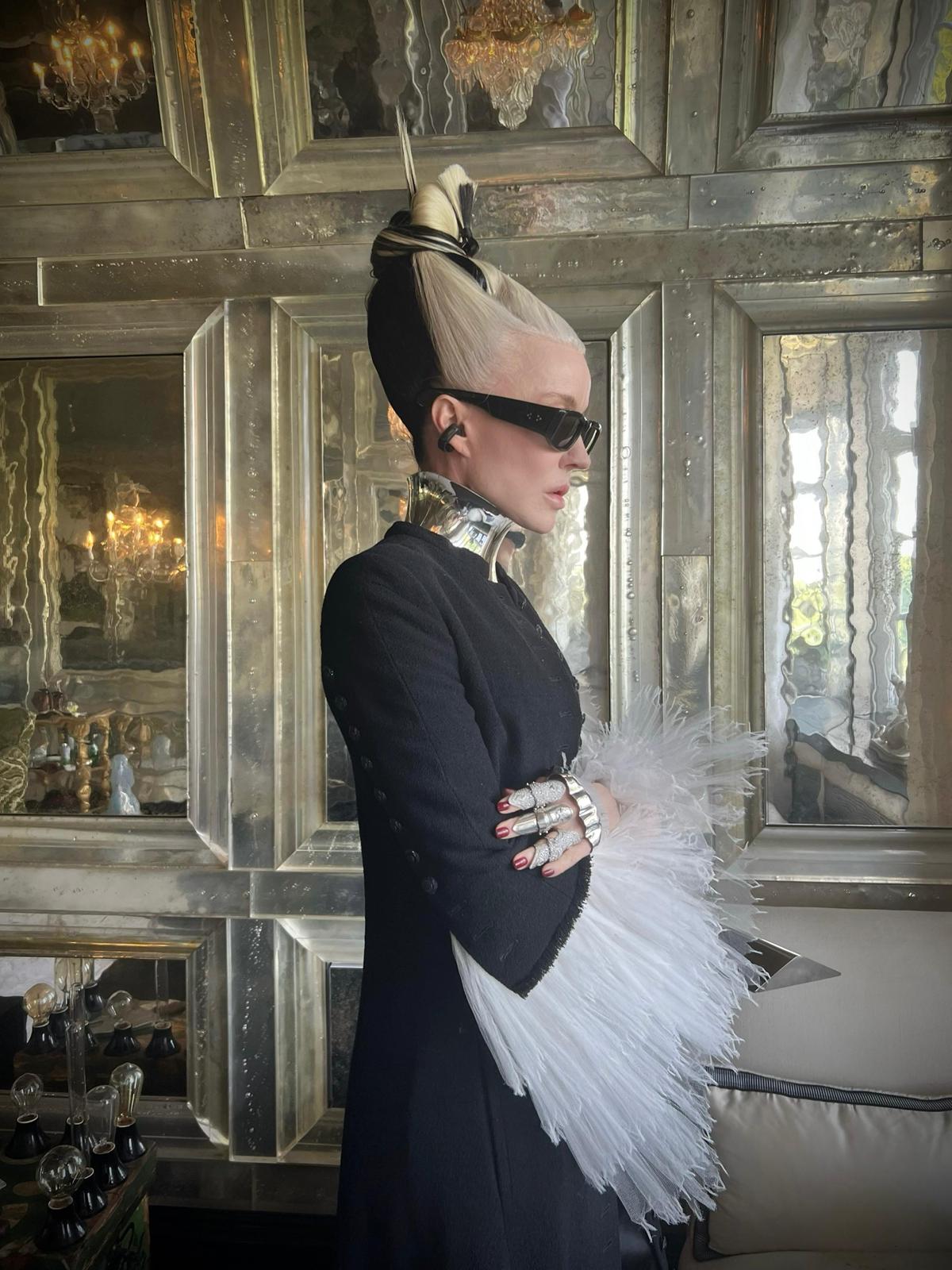 Daphne Guinness wearing the sterling silver collar commissioned from Shaun Leane’s atelier 12