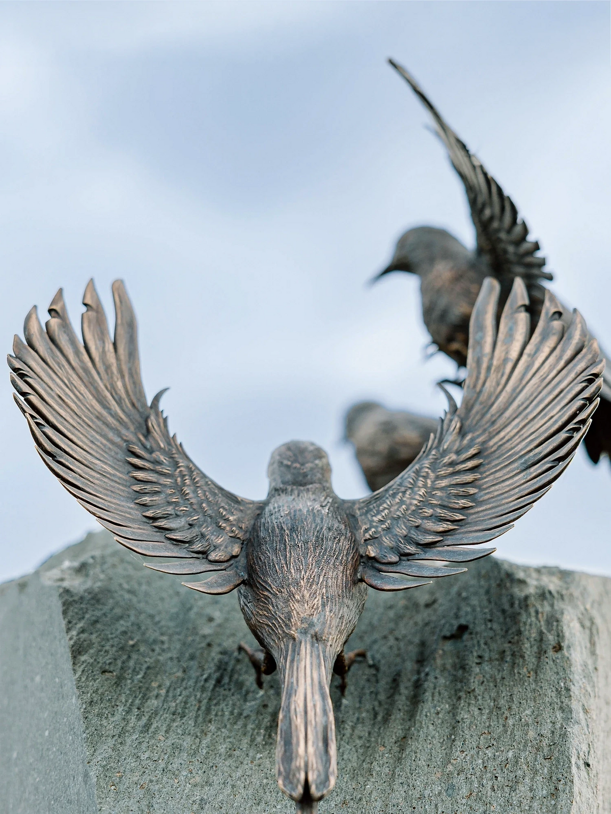 Birds on the memorial created by Shaun Leane for his father
